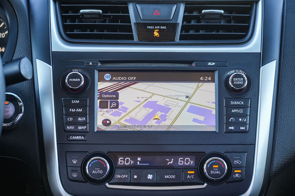 Thumbnail: 2016 Nissan Altima - 21
