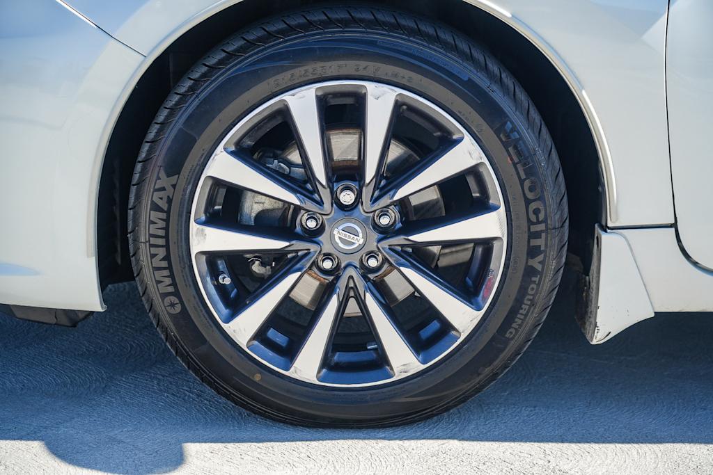 Thumbnail: 2016 Nissan Altima - 20