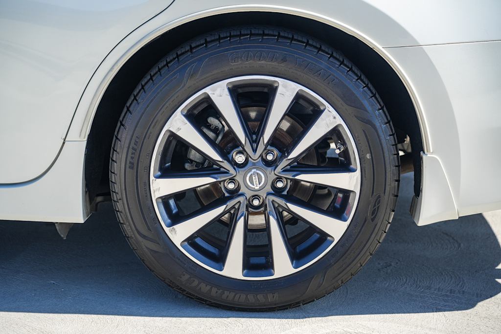 Thumbnail: 2016 Nissan Altima - 7