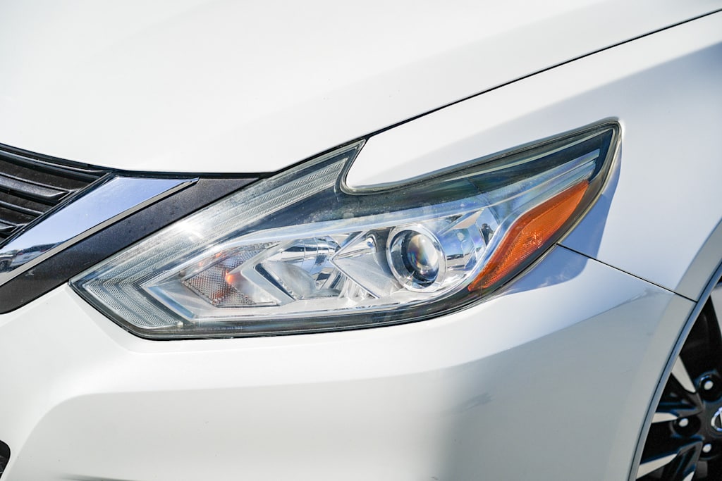 Thumbnail: 2016 Nissan Altima - 16