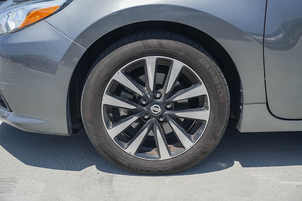 Thumbnail: 2018 Nissan Altima - 20