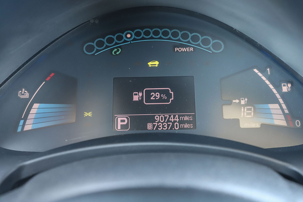 Thumbnail: 2013 Nissan Leaf - 14