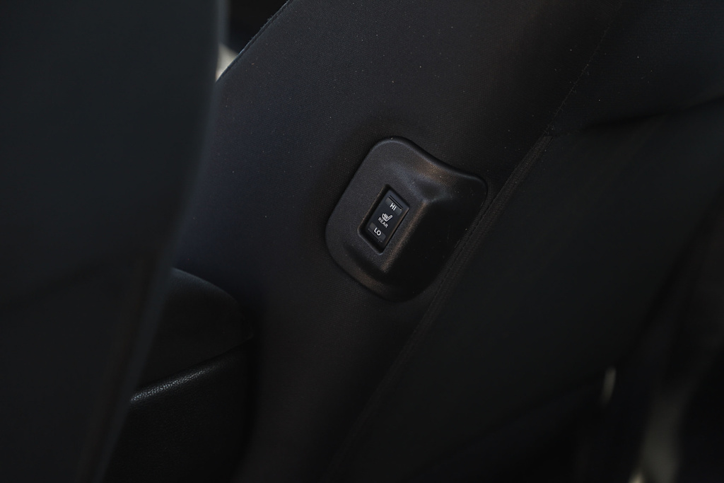 Thumbnail: 2013 Nissan Leaf - 23