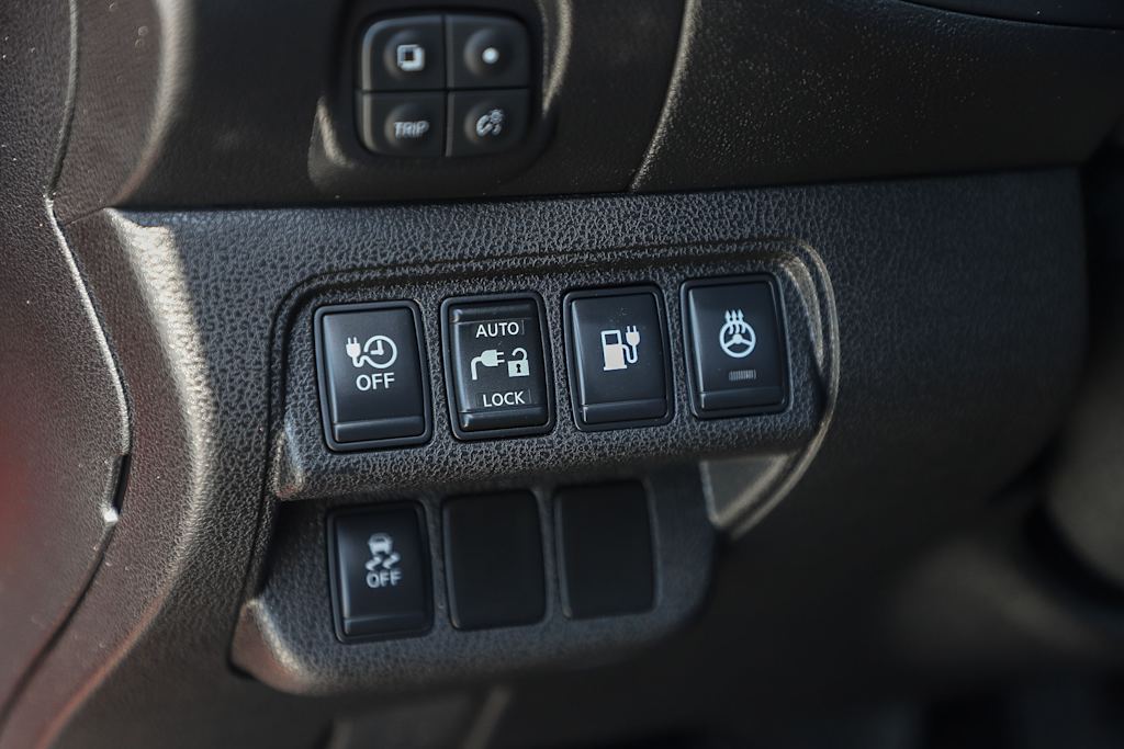 Thumbnail: 2013 Nissan Leaf - 25