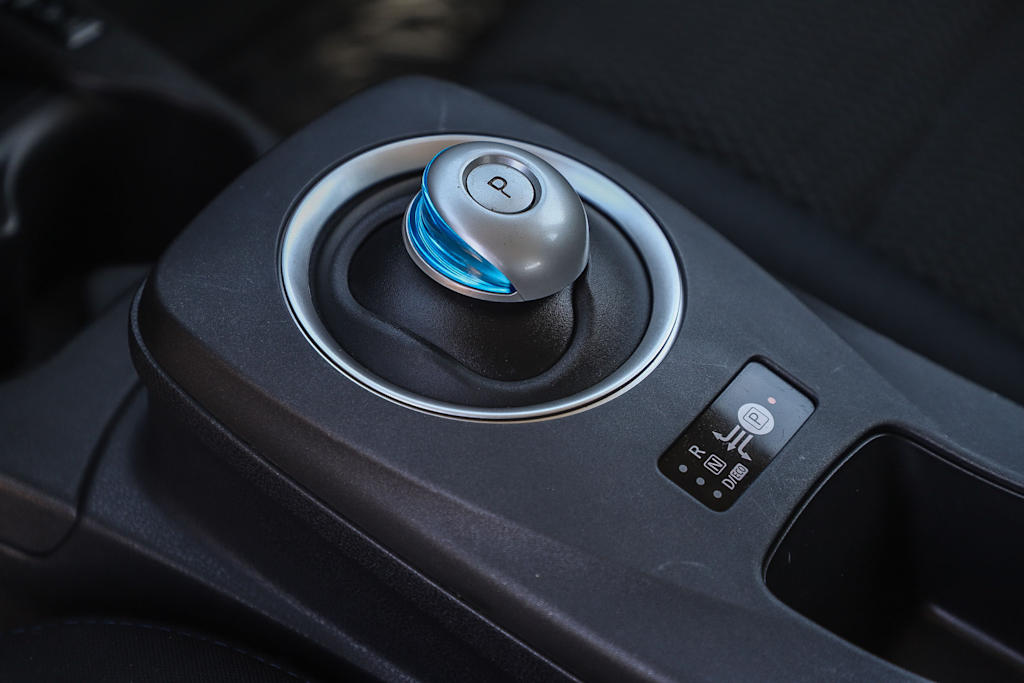 Thumbnail: 2013 Nissan Leaf - 13