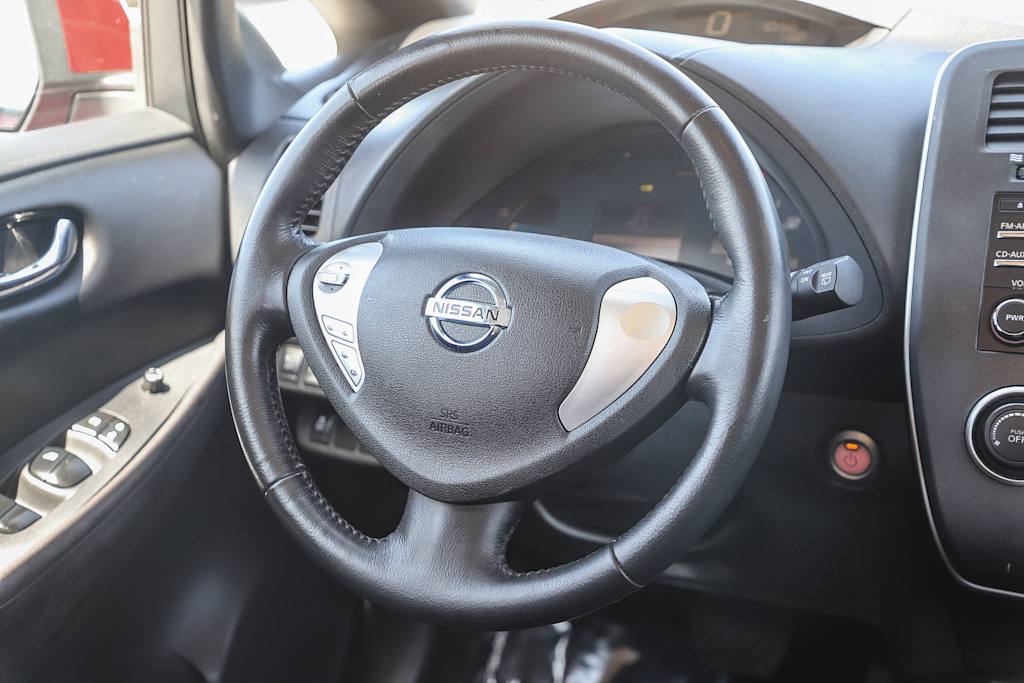 Thumbnail: 2013 Nissan Leaf - 8