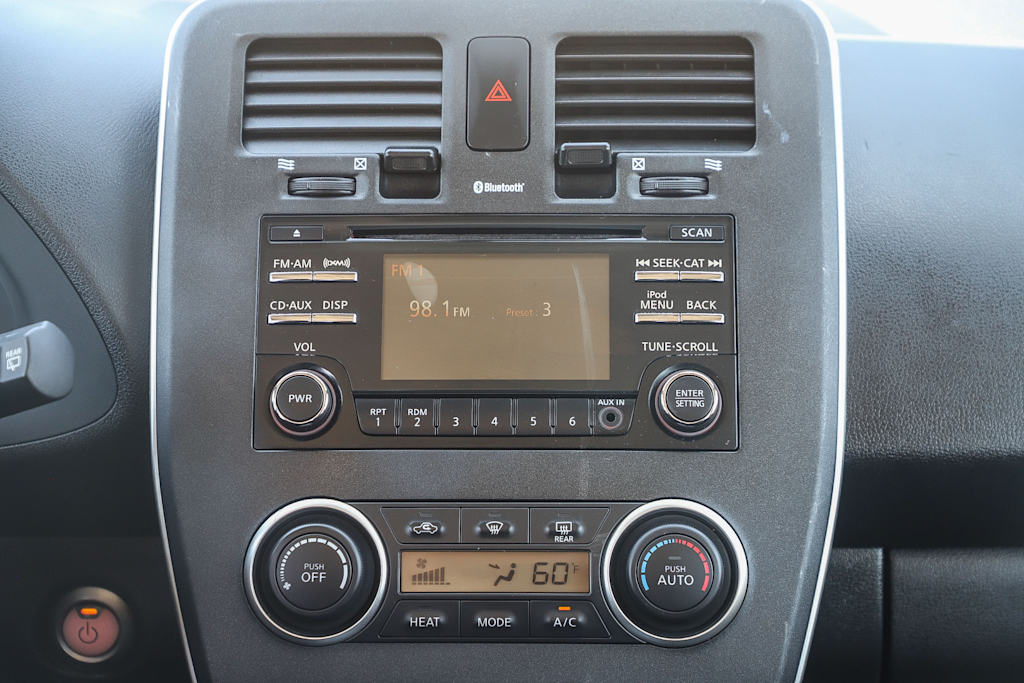 Thumbnail: 2013 Nissan Leaf - 12