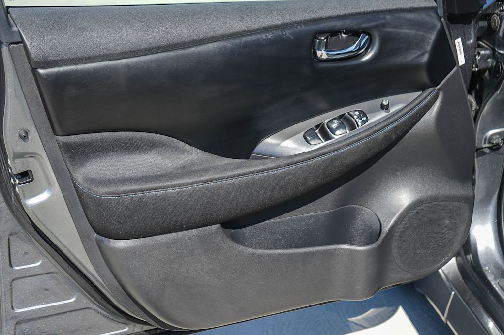 Thumbnail: 2024 Nissan Leaf - 24