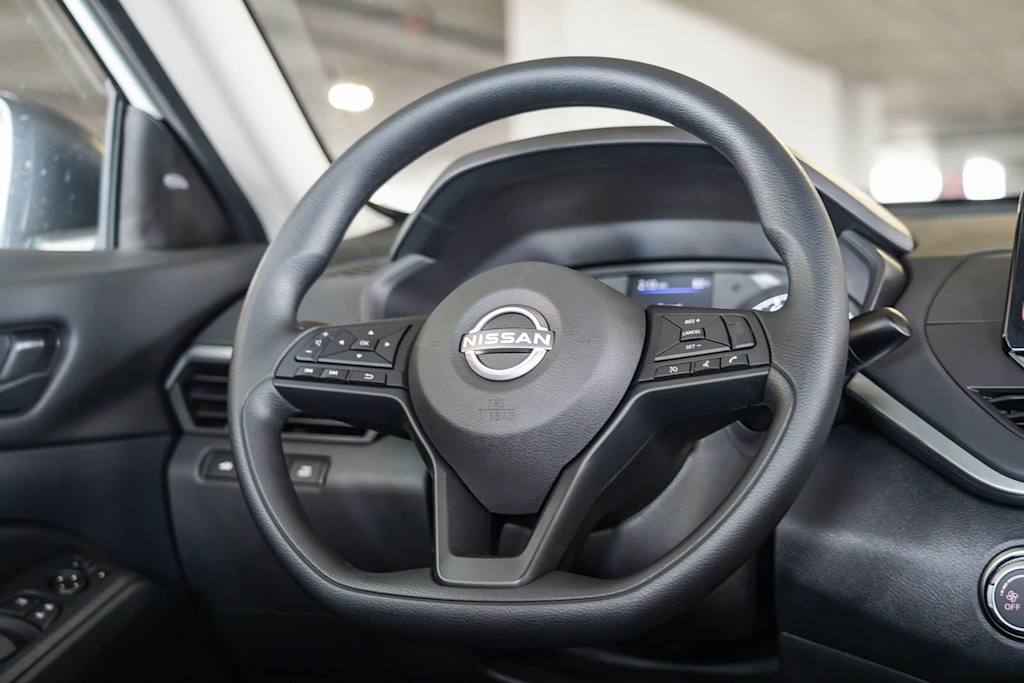 Thumbnail: 2025 Nissan Altima - 9