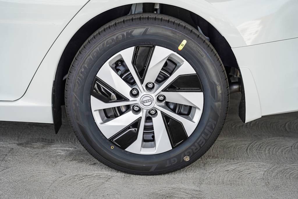 Thumbnail: 2025 Nissan Altima - 19