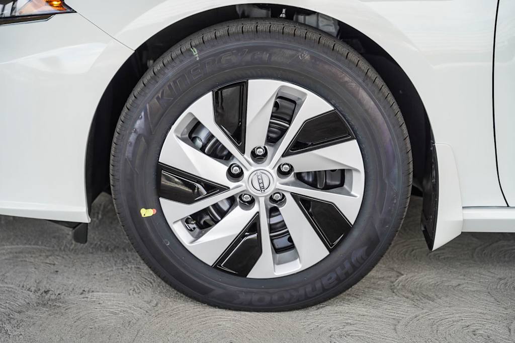 Thumbnail: 2025 Nissan Altima - 7