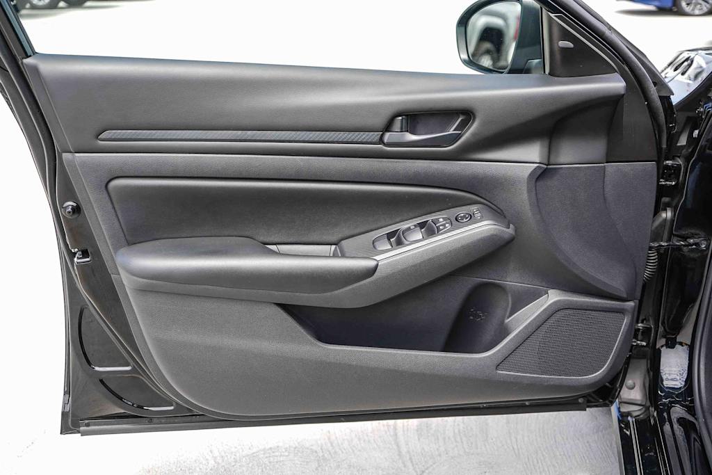 Thumbnail: 2025 Nissan Altima - 25