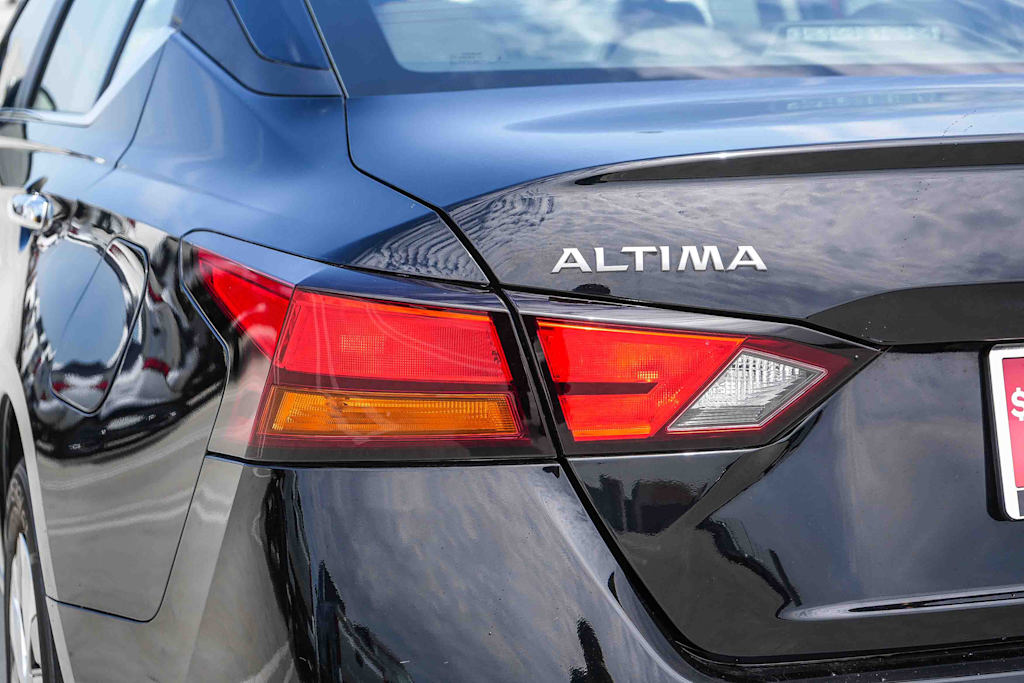 Thumbnail: 2025 Nissan Altima - 21