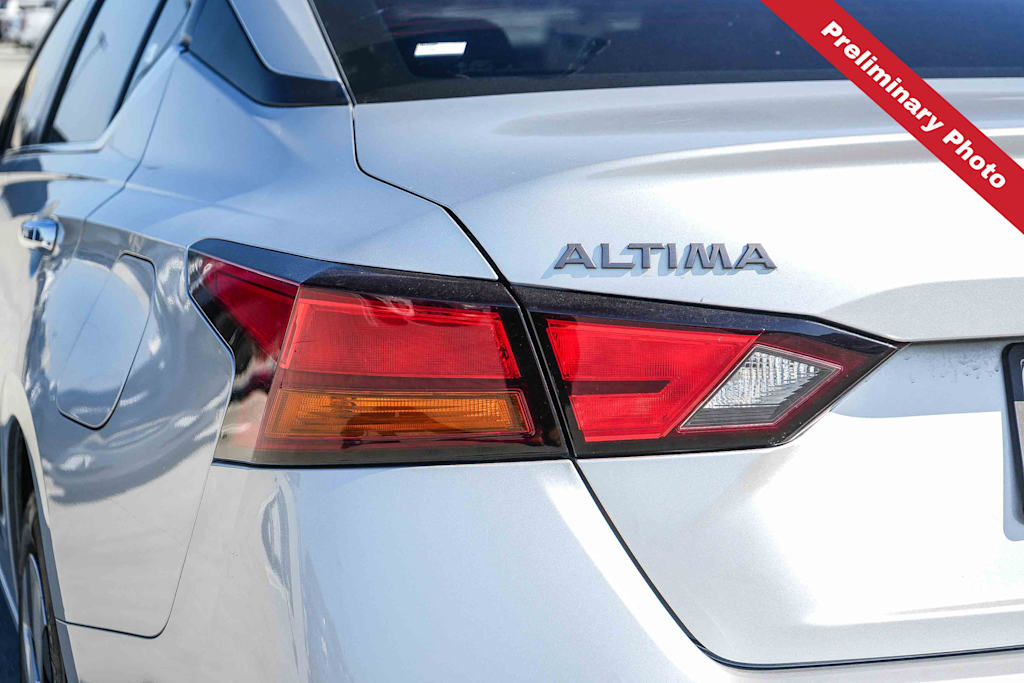 Thumbnail: 2023 Nissan Altima - 17