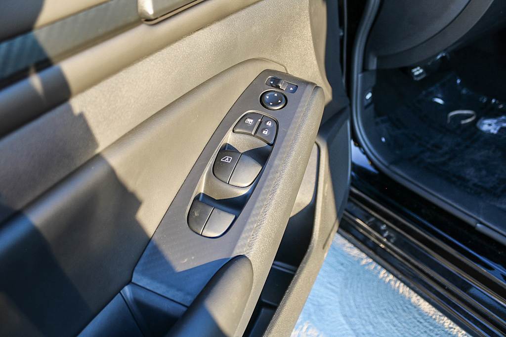 2025 Nissan Altima S 23