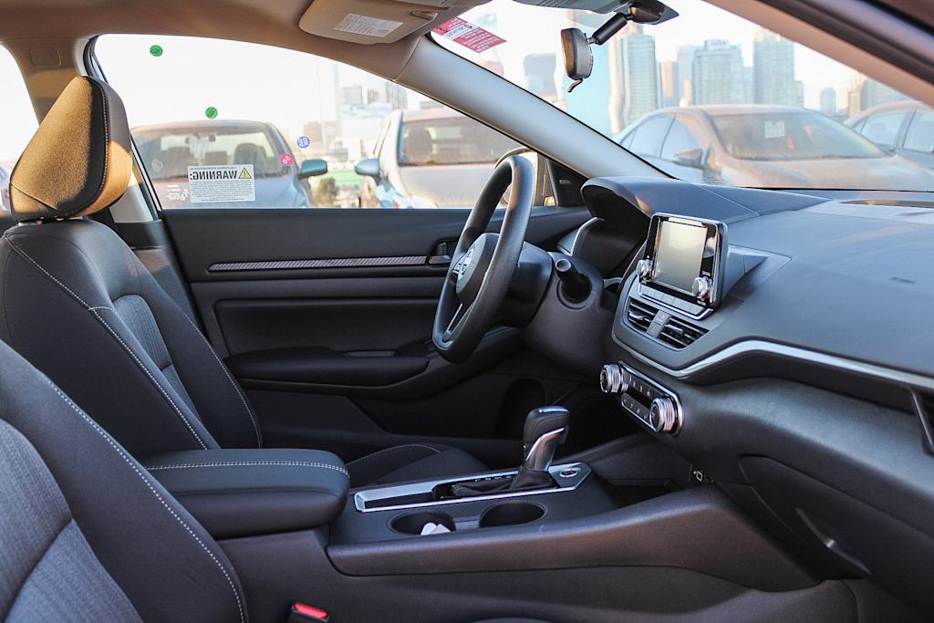 2025 Nissan Altima S 10