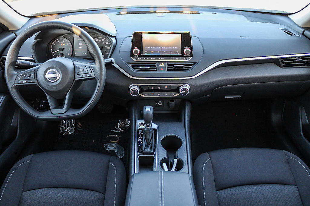 2025 Nissan Altima S 2