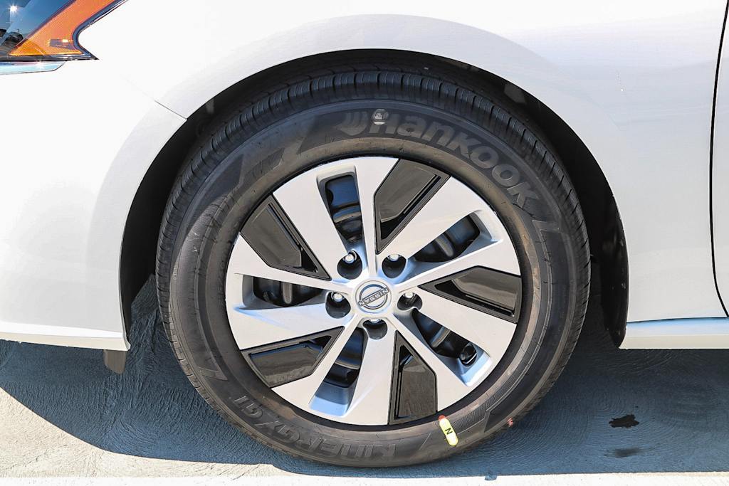 2025 Nissan Altima S 20