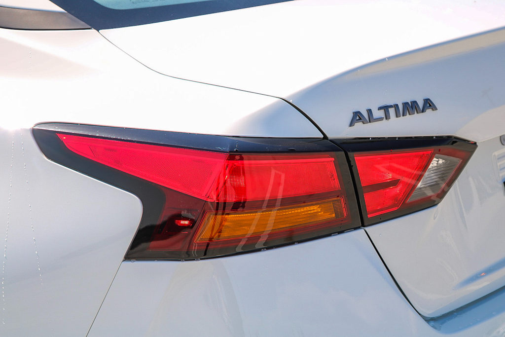 2025 Nissan Altima S 19