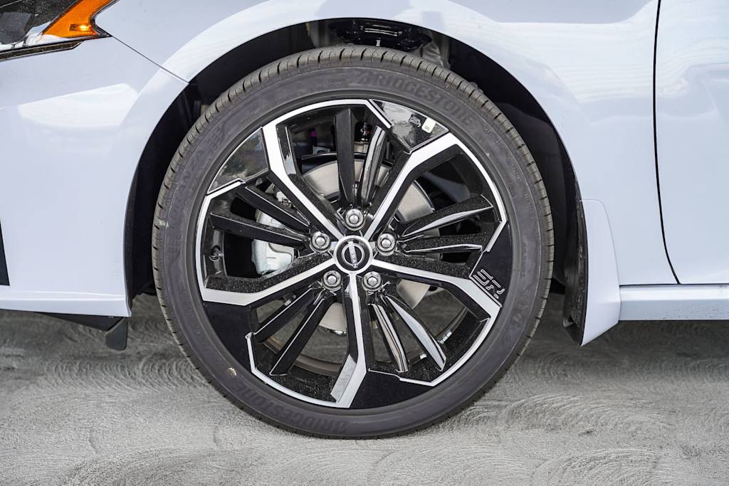 Thumbnail: 2025 Nissan Altima - 17