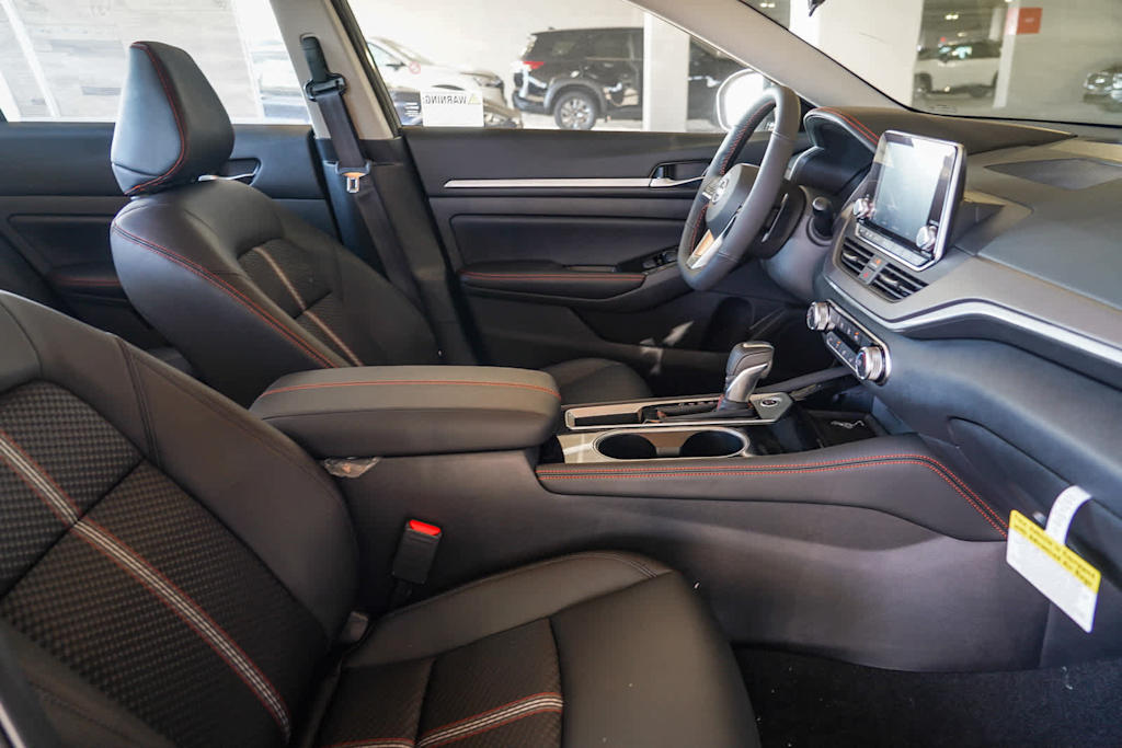 Thumbnail: 2025 Nissan Altima - 9