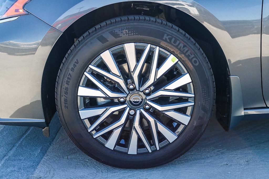 Thumbnail: 2025 Nissan Altima - 21