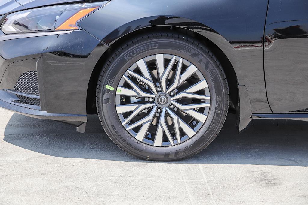 Thumbnail: 2026 Nissan Altima - 6