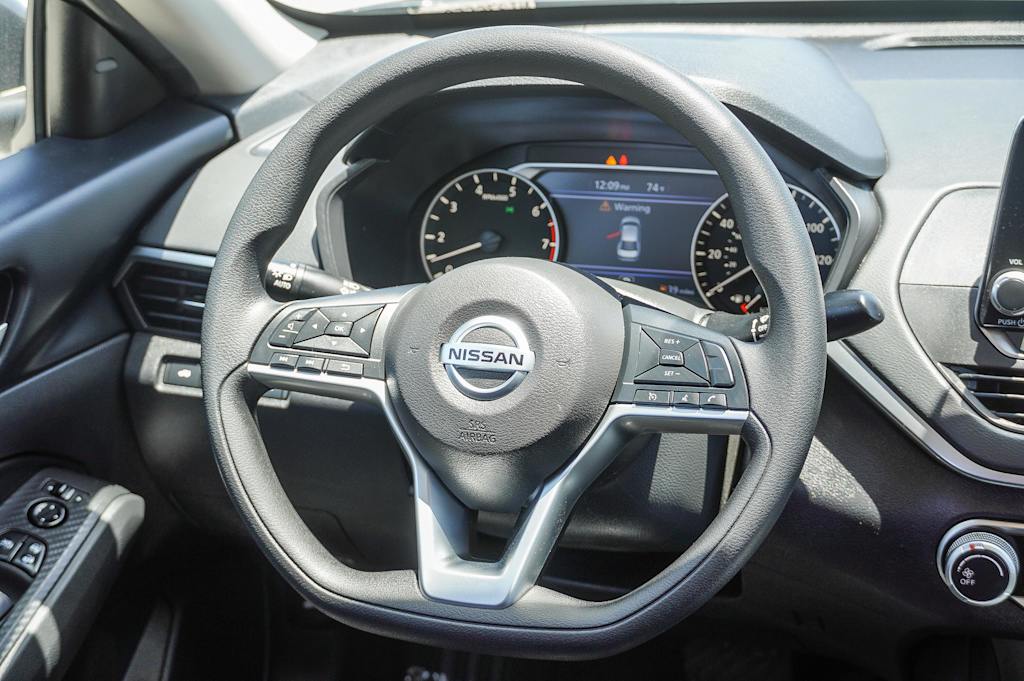 Image 10 of 2022 Nissan Altima