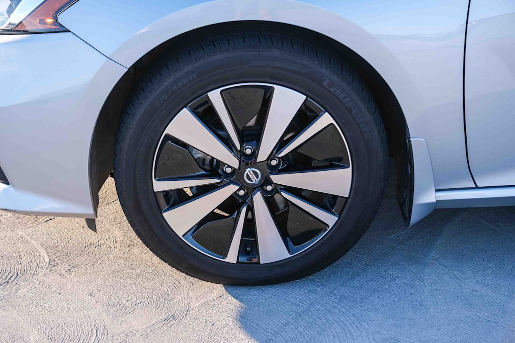 Thumbnail: 2021 Nissan Altima - 18