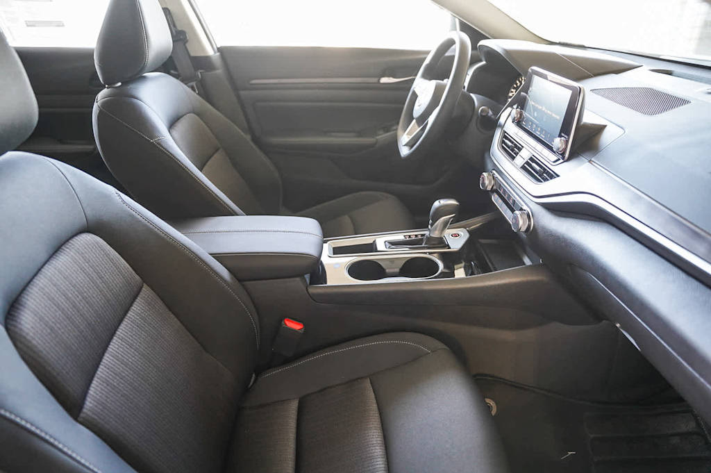 Thumbnail: 2025 Nissan Altima - 8