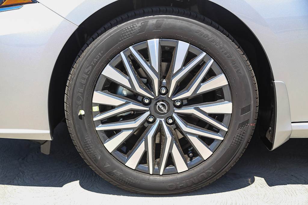 Thumbnail: 2025 Nissan Altima - 21