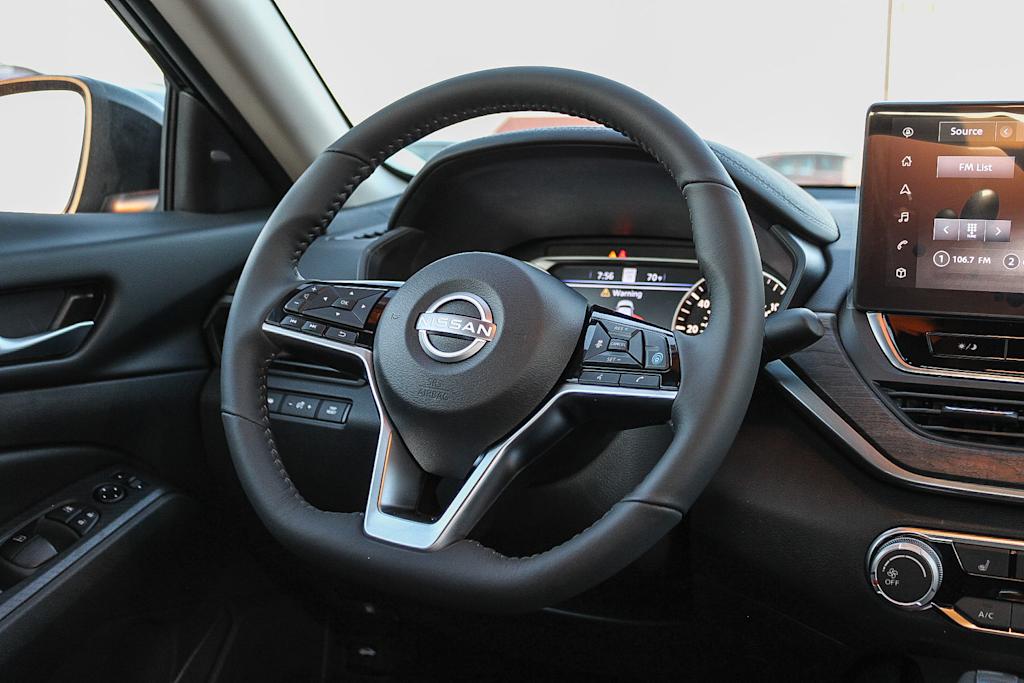 Thumbnail: 2025 Nissan Altima - 8