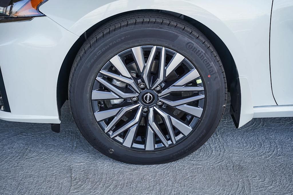Thumbnail: 2025 Nissan Altima - 5