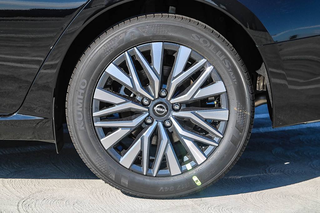 Thumbnail: 2025 Nissan Altima - 6