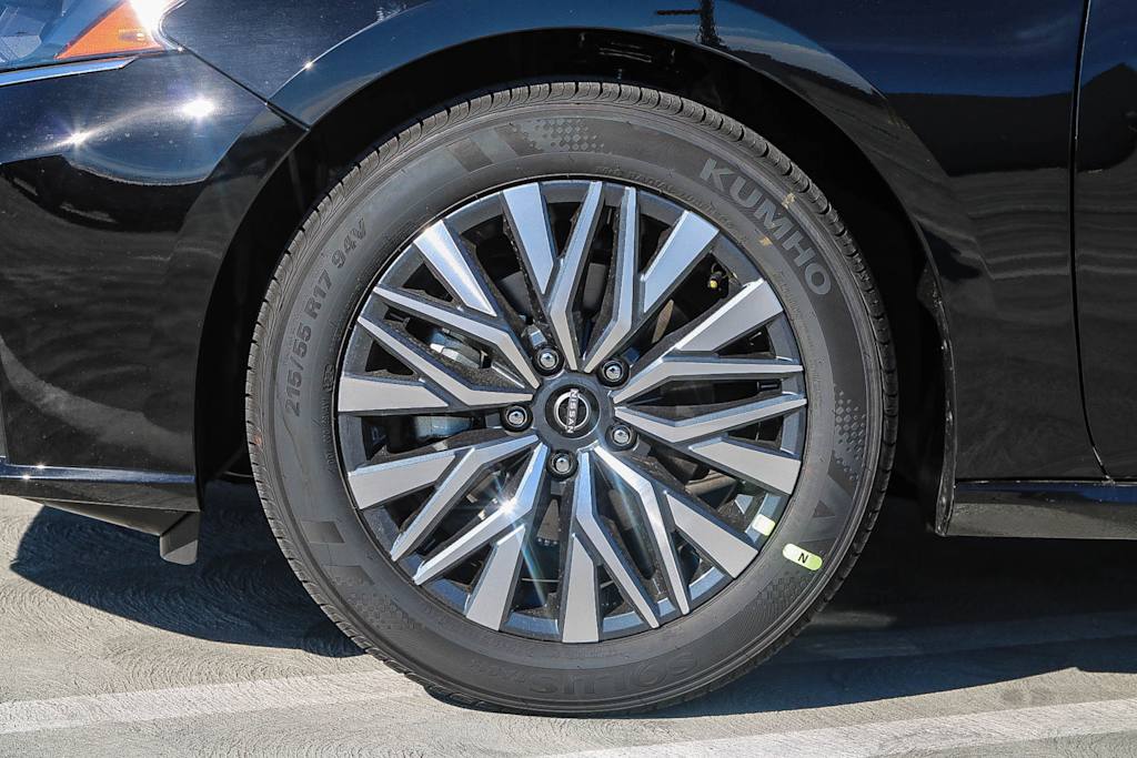 Thumbnail: 2025 Nissan Altima - 19