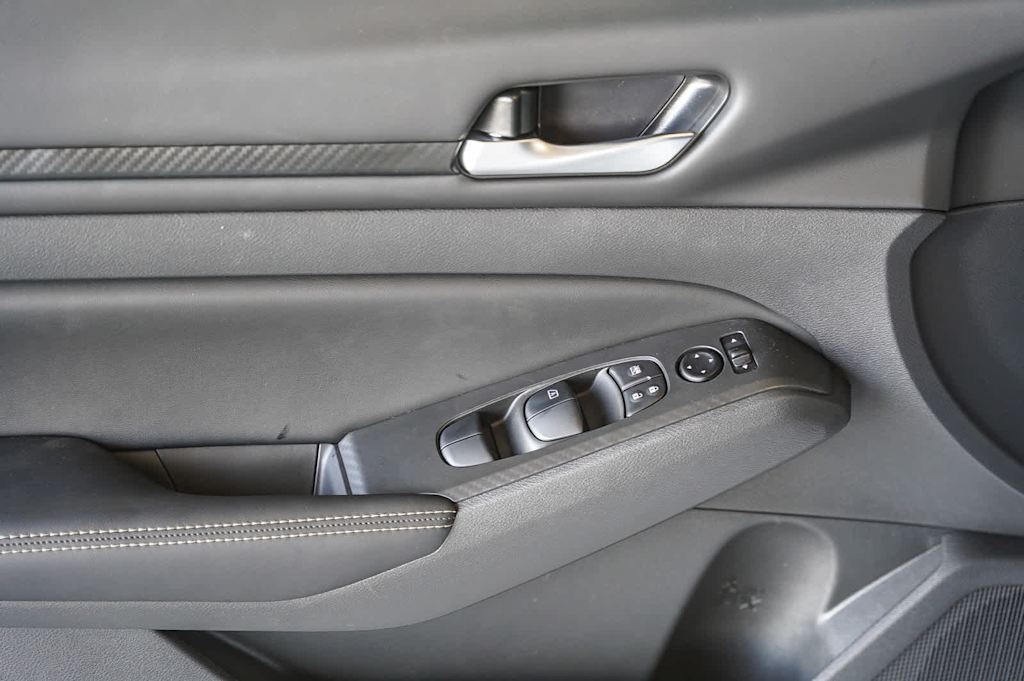 Thumbnail: 2025 Nissan Altima - 23