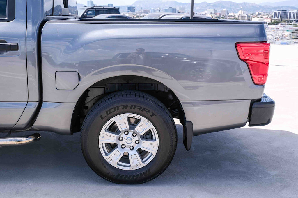 Thumbnail: 2018 Nissan Titan - 6