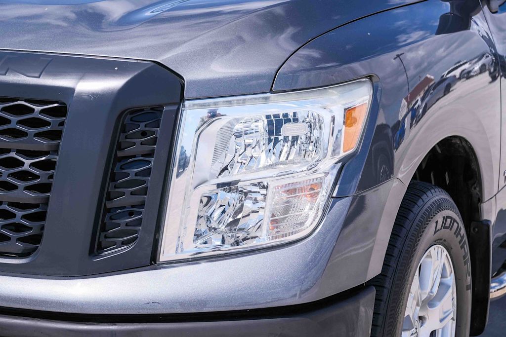 Thumbnail: 2018 Nissan Titan - 15