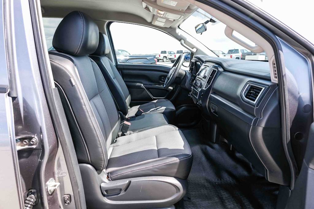 Thumbnail: 2018 Nissan Titan - 9