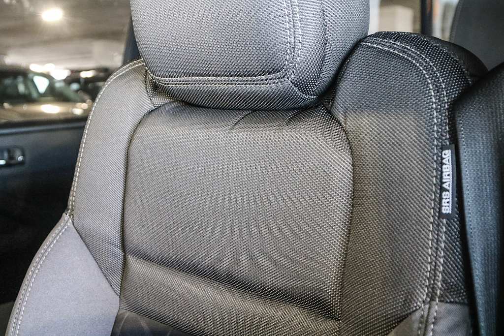 Thumbnail: 2025 Nissan Frontier - 26