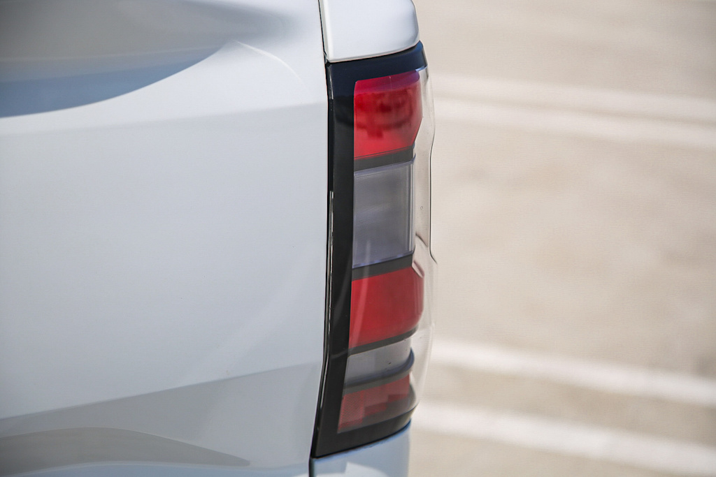 Thumbnail: 2025 Nissan Frontier - 21