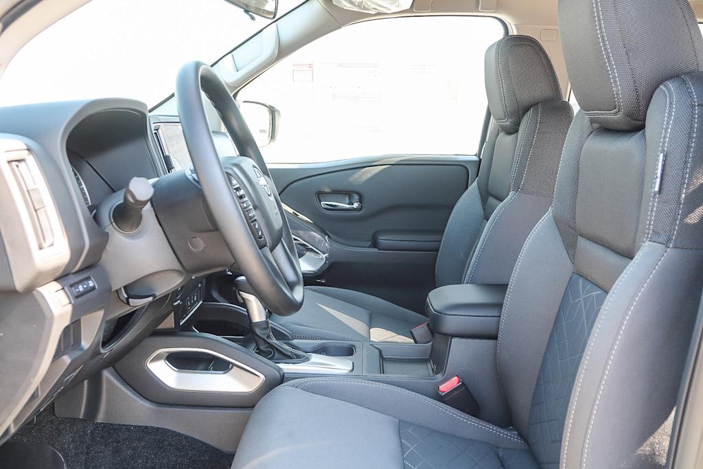 Thumbnail: 2025 Nissan Frontier - 10