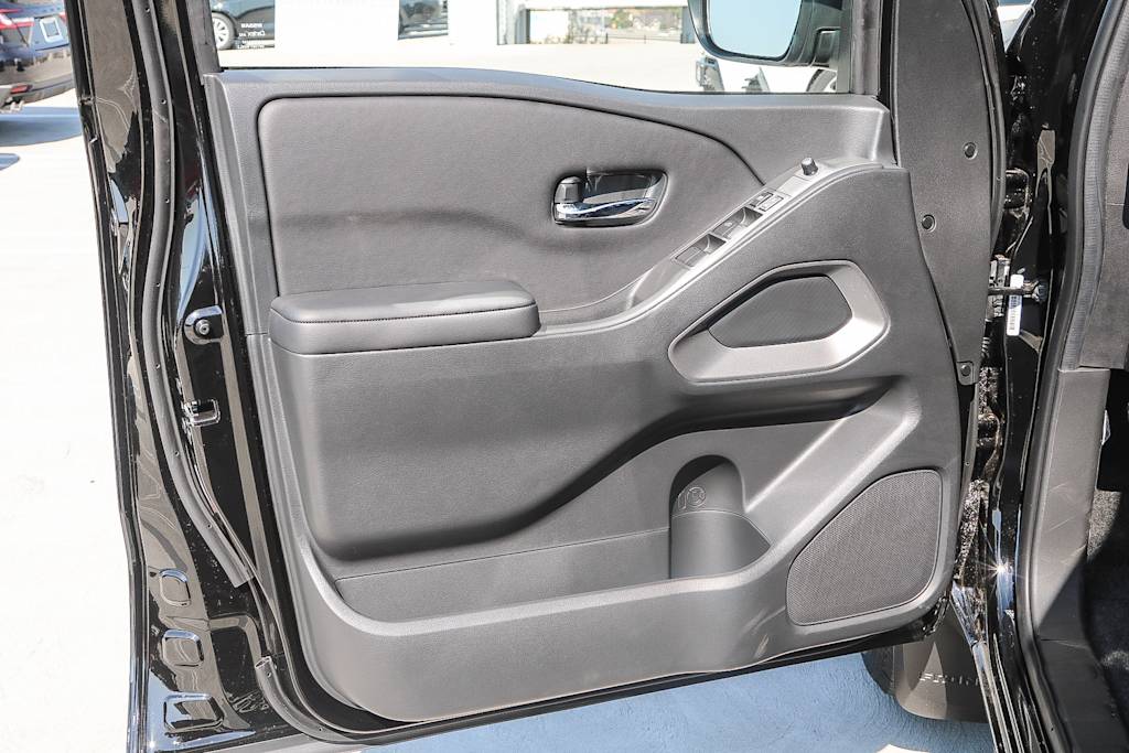 Thumbnail: 2025 Nissan Frontier - 24