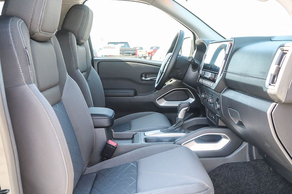 Thumbnail: 2025 Nissan Frontier - 9