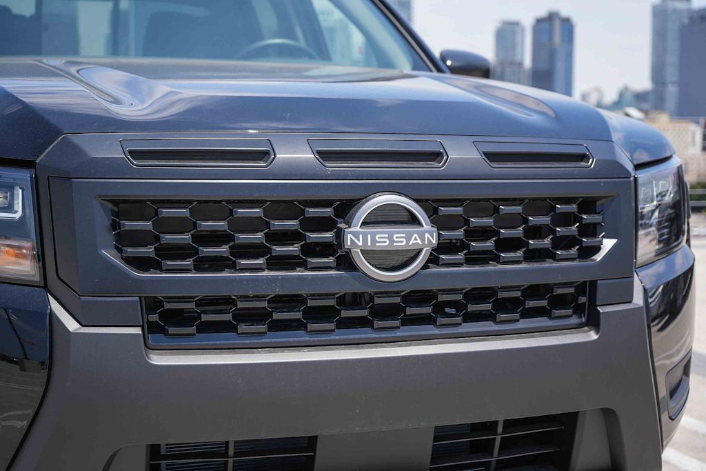Thumbnail: 2026 Nissan Frontier - 18
