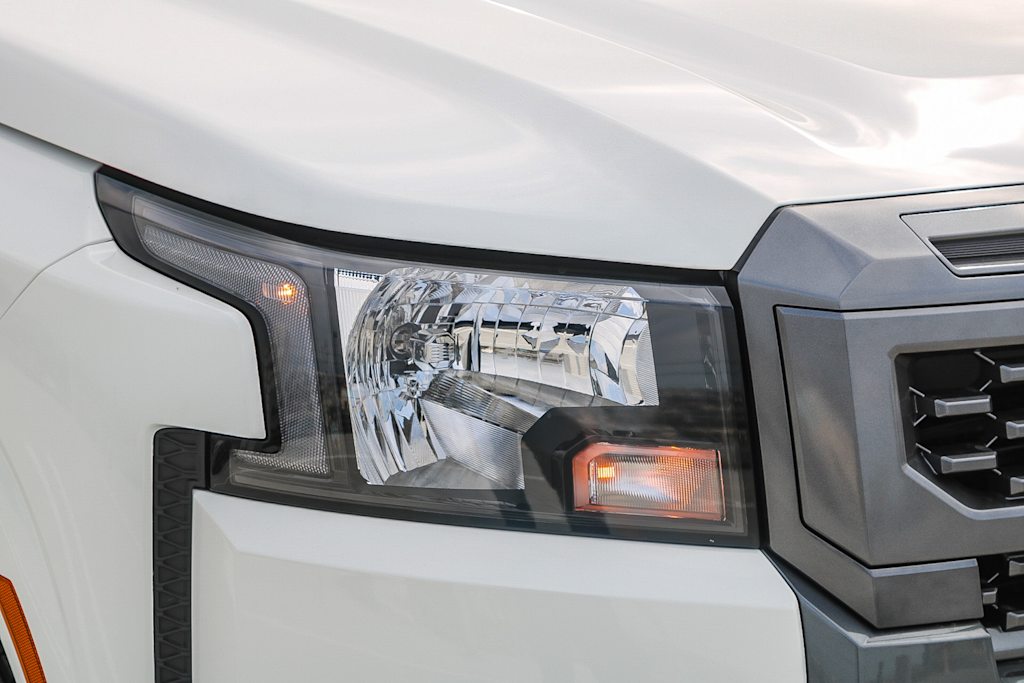 Thumbnail: 2025 Nissan Frontier - 17