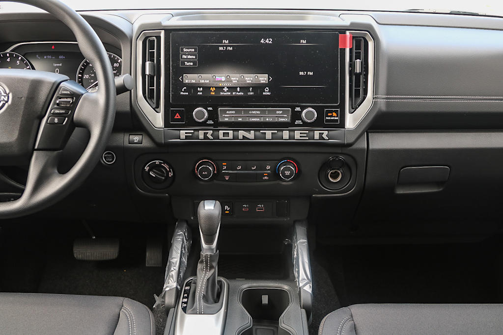 Thumbnail: 2025 Nissan Frontier - 12