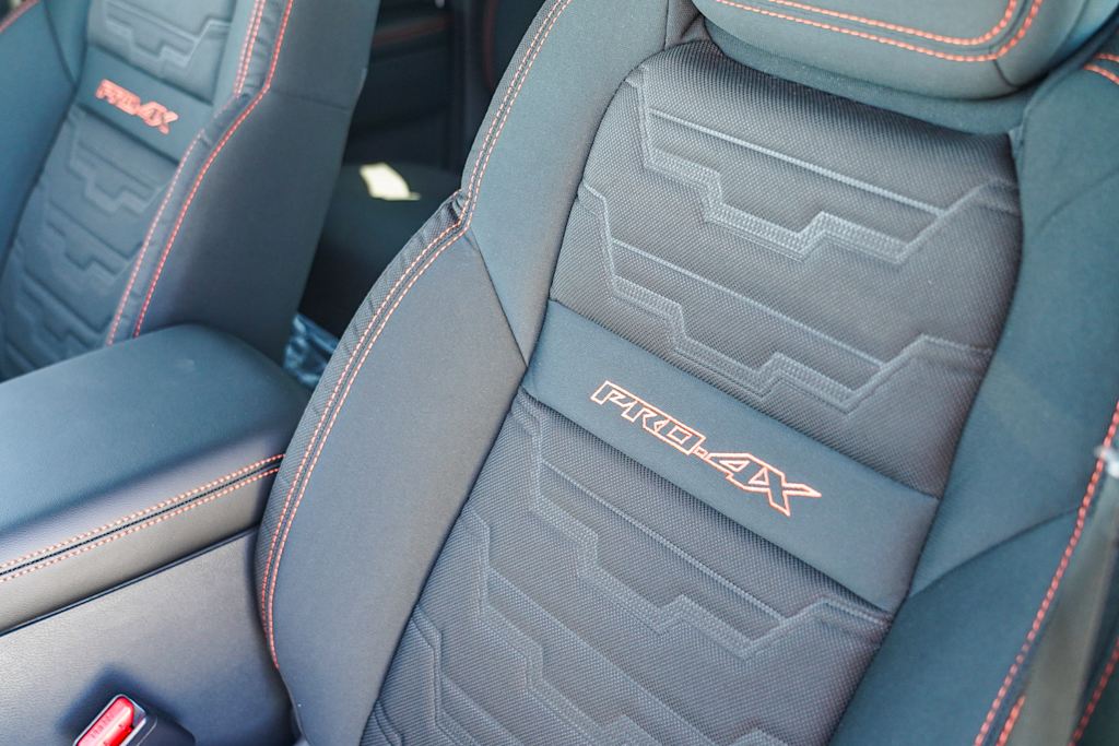 Thumbnail: 2025 Nissan Frontier - 28