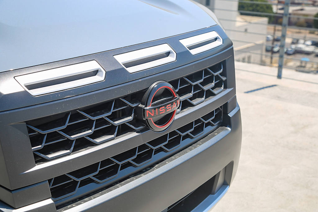 Thumbnail: 2025 Nissan Frontier - 18