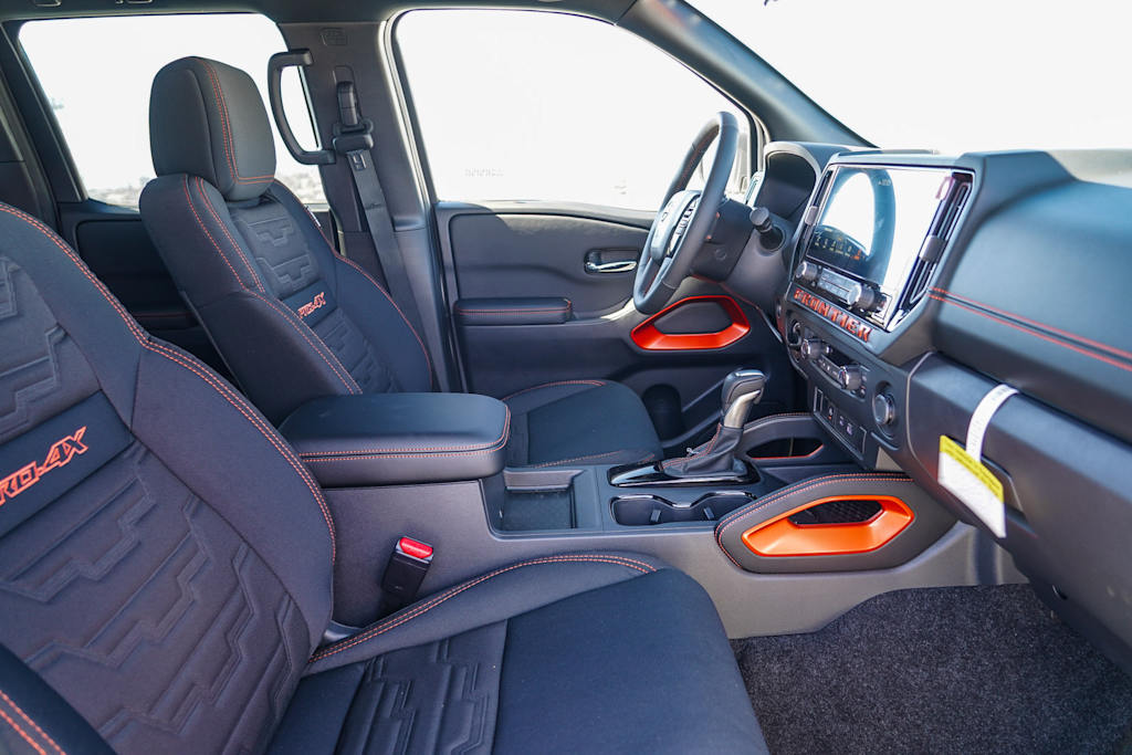 Thumbnail: 2025 Nissan Frontier - 10